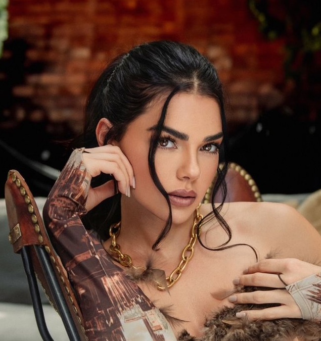 Livia-Brito-pagina-azul