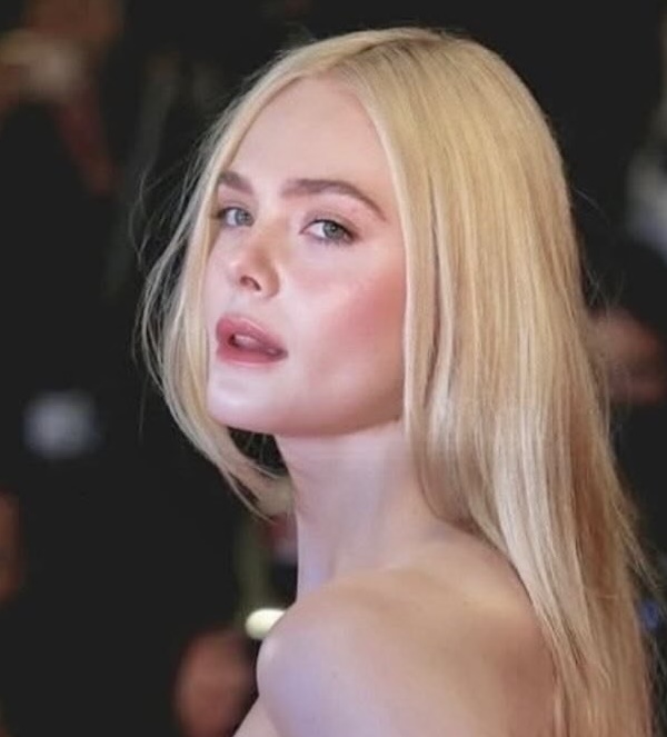elle-fanning-pagina-azul
