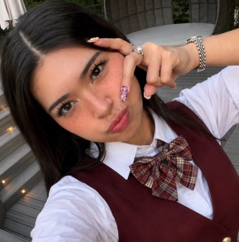 Aishah Sofey pagina azul only