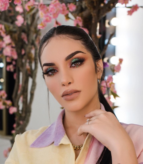 Kimberly Loaiza pagina azul